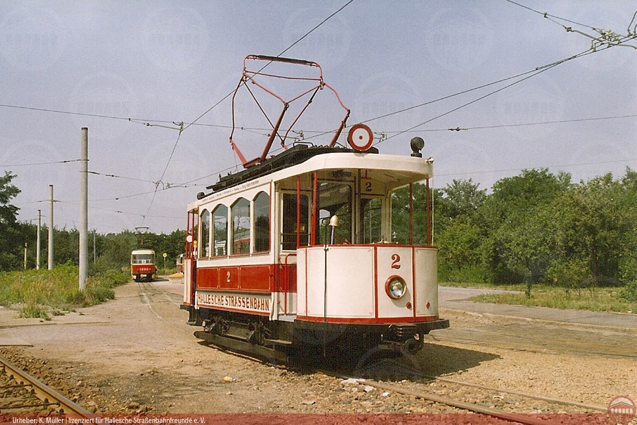 Foto des historischen Triebwagens Nr. 2 in Kröllwitz