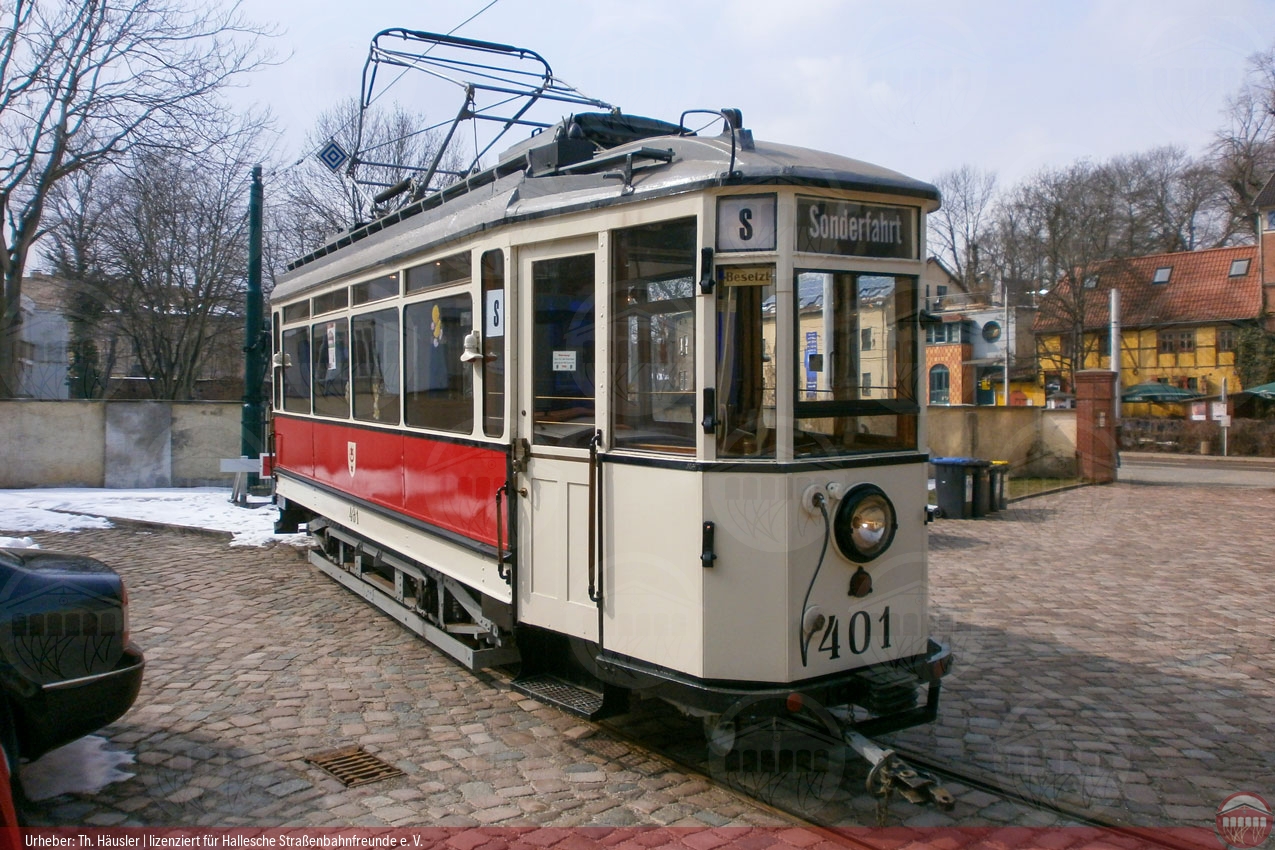 Foto vom historischen Triebwagen 401 im Betriebshof Seebener Straße
