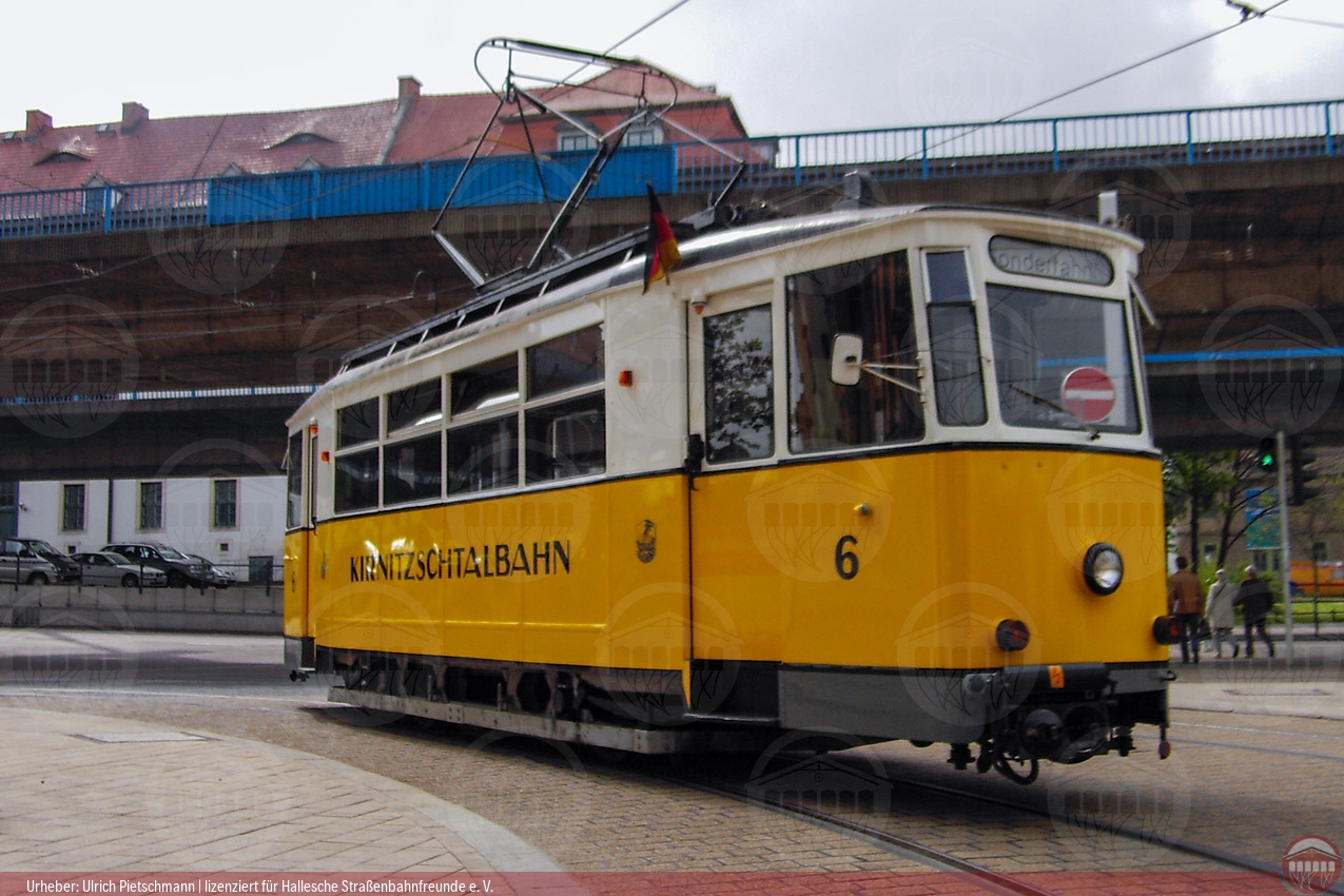 Foto vom historischen Triebwagen 6 am Franckeplatz